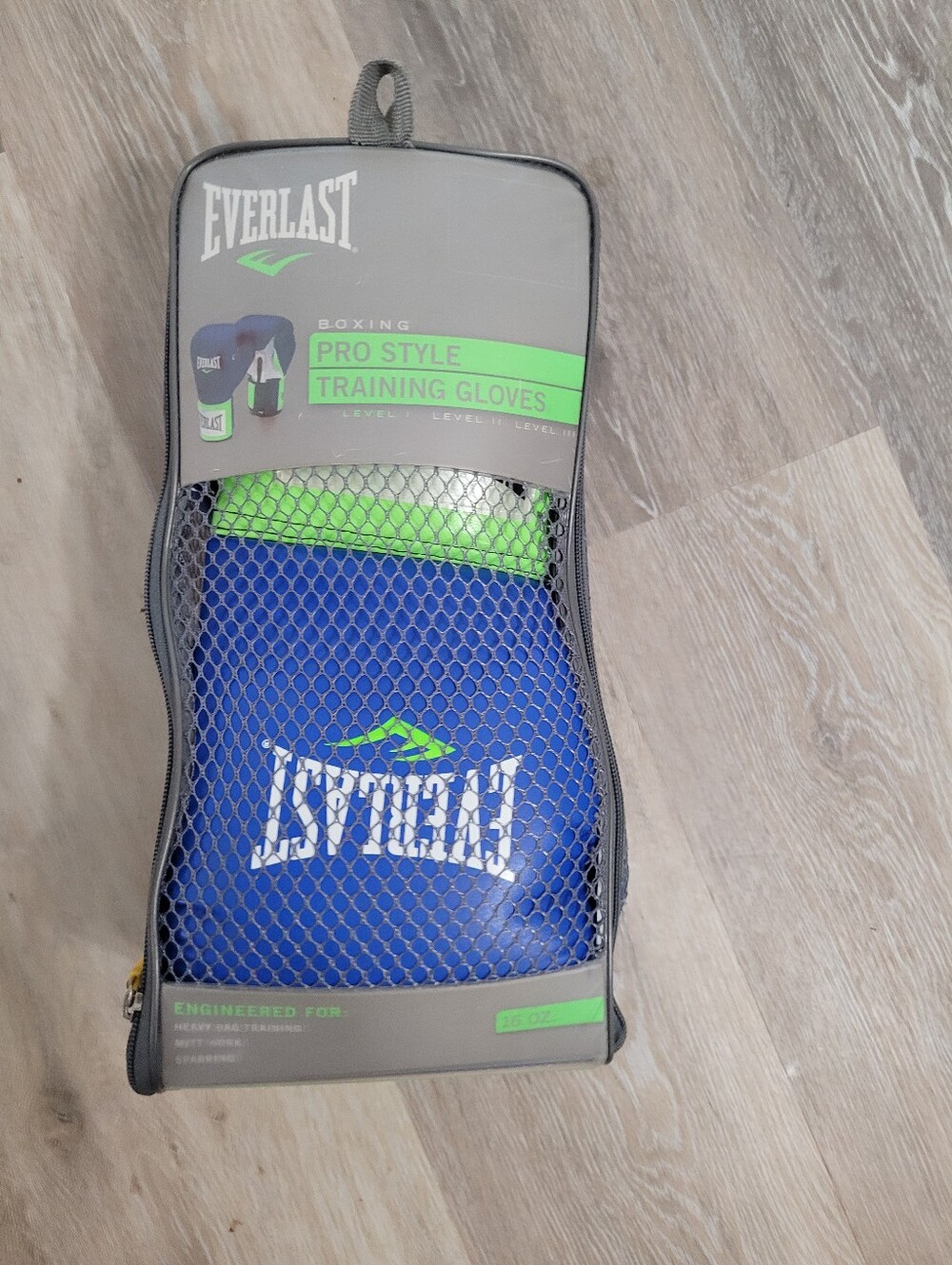 NEW Everlast Training Boxing Gloves 16 Oz Blue